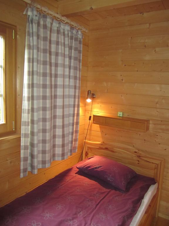 Pivarootsi Holiday Village Phòng bức ảnh
