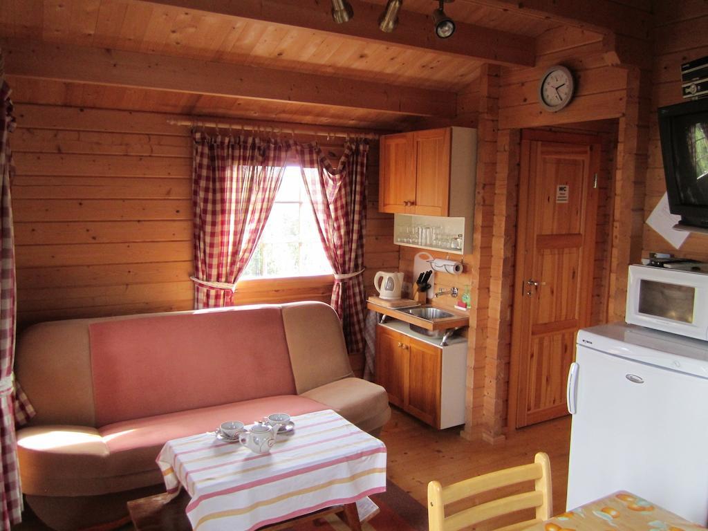 Pivarootsi Holiday Village Phòng bức ảnh